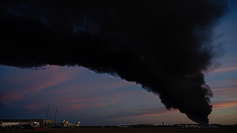 Най малко трима души са загинали а 11 са ранени при