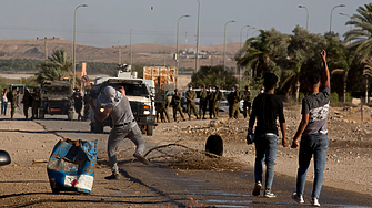 Израелски заселници са подпалили джамия в палестинско село на Западния