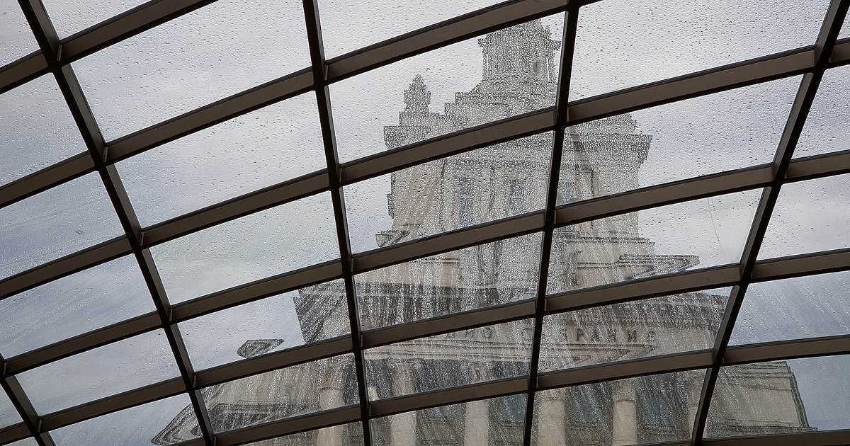 България рискува да влезе в еврозоната с три големи дефицита. Единият