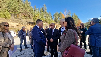 Тук сме днес за да се даде старт на основния