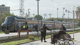 Черният влак с червените очи наричан в социалните мрежи Дарт