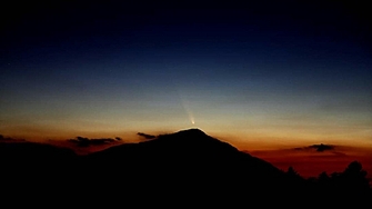 Междузвездният обект 3I ATLAS има контролирана траектория така че може да