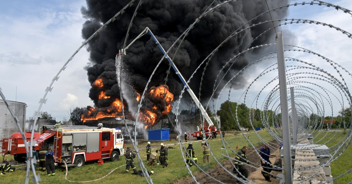 Украинска атака с дронове през нощта временно прекъсна електроснабдяването и