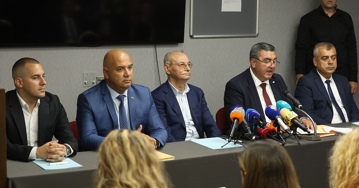 Ахмед Доган се очертава лично да оглави новата партия Алианс