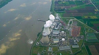 Пет дрона са забелязани да летят в неделя вечерта над