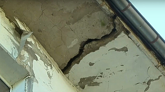 Кошмарът за хората от напукания и негоден за обитаване блок