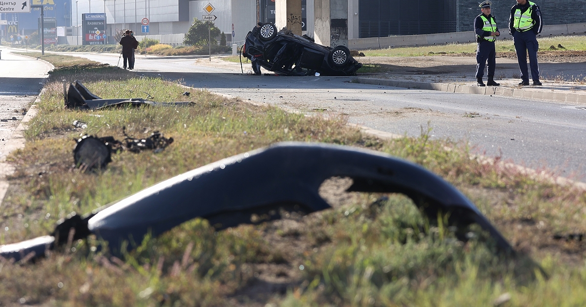 Разпадът на обществените системи продължава неумолимо.Софийският градски съд оправда двамата