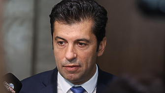 Бившият премиер Кирил Петков коментира във фейсбук промените в закона