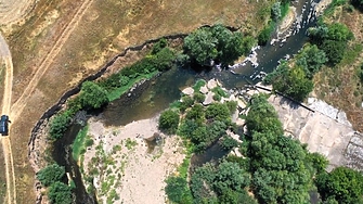 В цялата страна има нефунциониращи изоставени и с неясна собственост