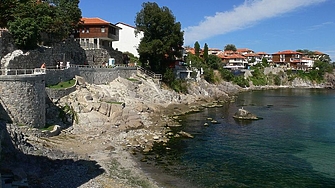 В навечерието на коледните празници морският град Созопол е изправен