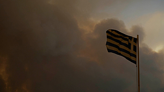 Земеделци в Гърция излязоха на масови протести срещу спирането и