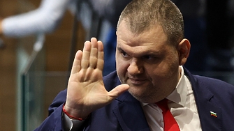 Френският вестник Льо Монд публикува обширен материал посветен на Делян