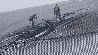 Защитната конструкция над ядрения реактор в Чернобил Украйна който беше