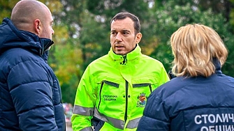 Както написа преди време нашата Лола номерът е Лукойл хем