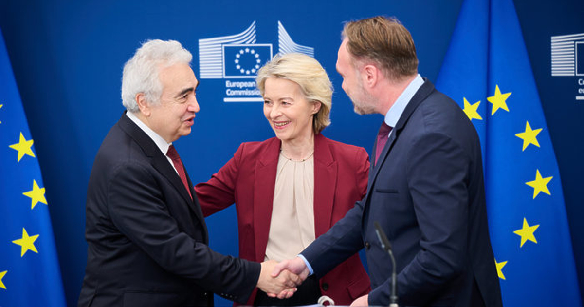 Вносът на ВПГ и газ по тръбите от Русия в