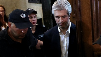 Дни след внасянето на обвинителния кат срещу варненския кмет Благомир