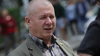 Няма какво да умуваме Моралът и законът в случая са