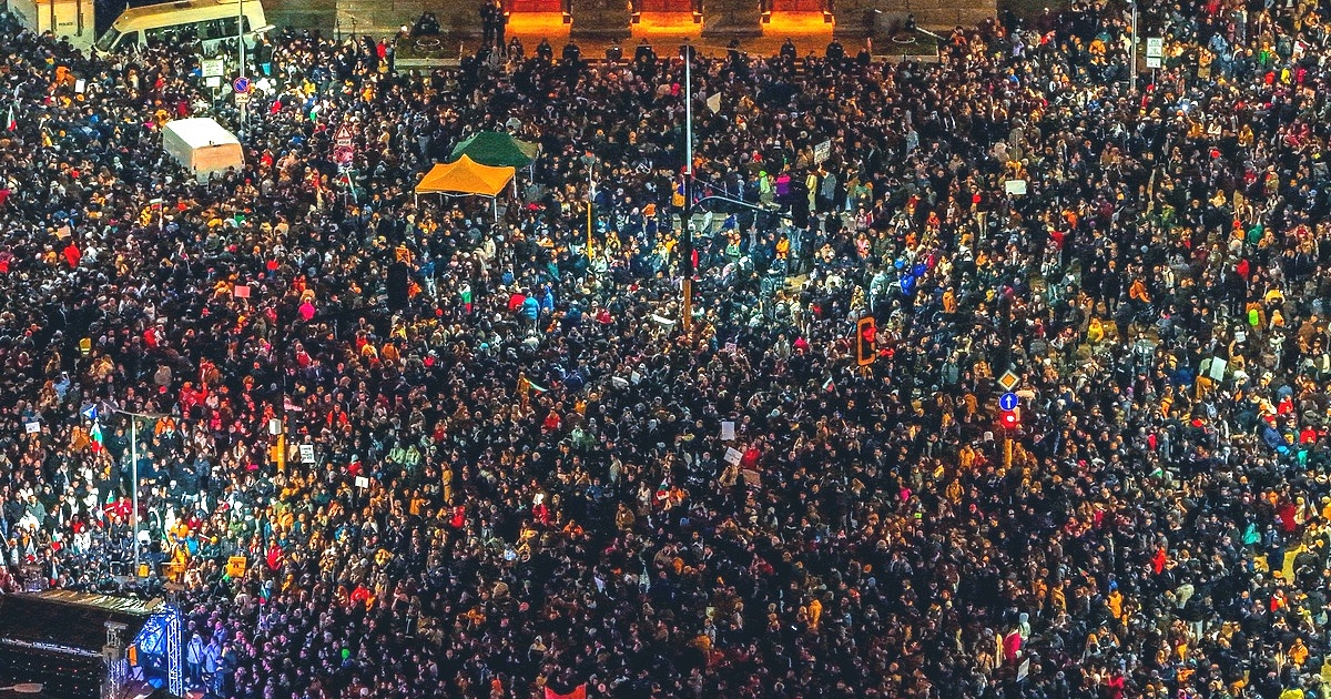 След като вчера управляващите обявиха, че оттеглят бюджета, но впоследствие