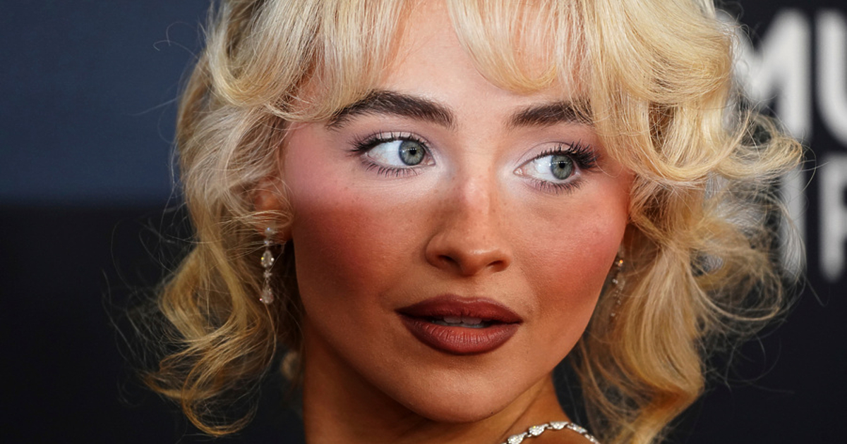 Американската попзвезда Сабрина Карпентър поиска от Белия дом да спре