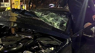 Класически сюжет за София  черен мерцедес с безсрамно количество коне под капака