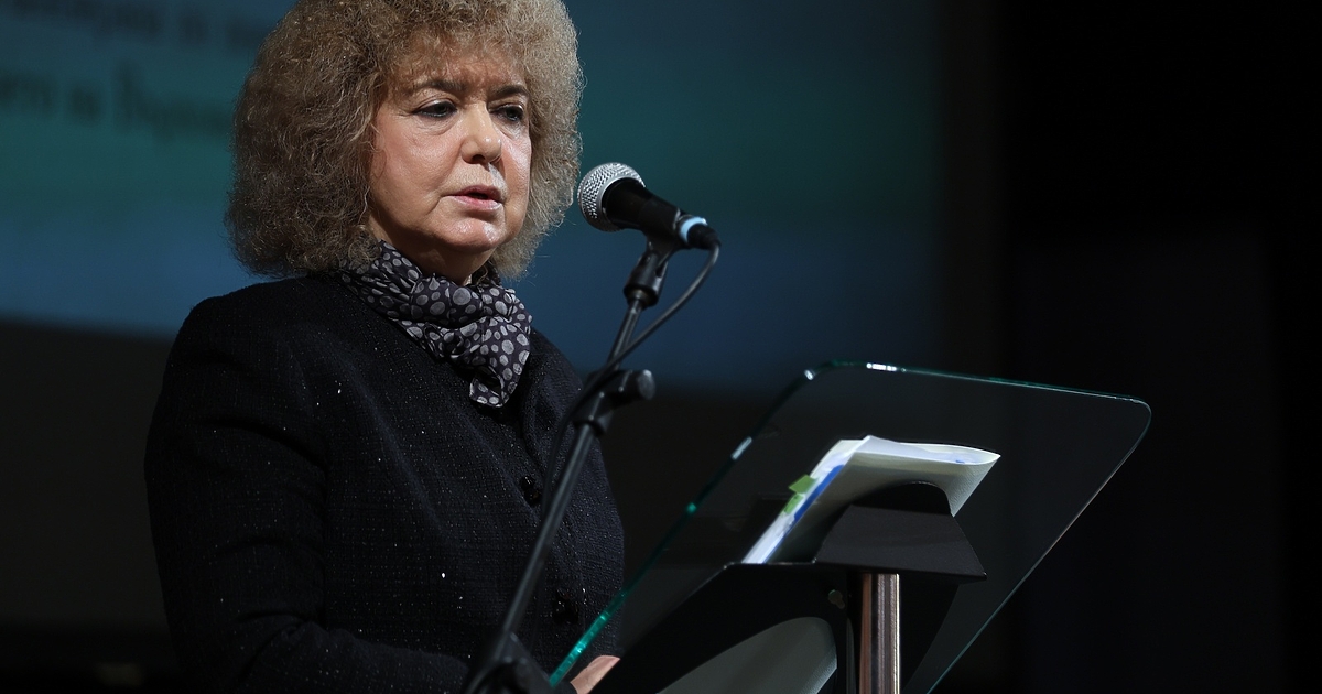 Какво се случи?За петък бе планирана - наглед скучна и