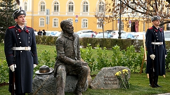 Инициативният комитет за изграждане на паметник на Захарий Стоянов в