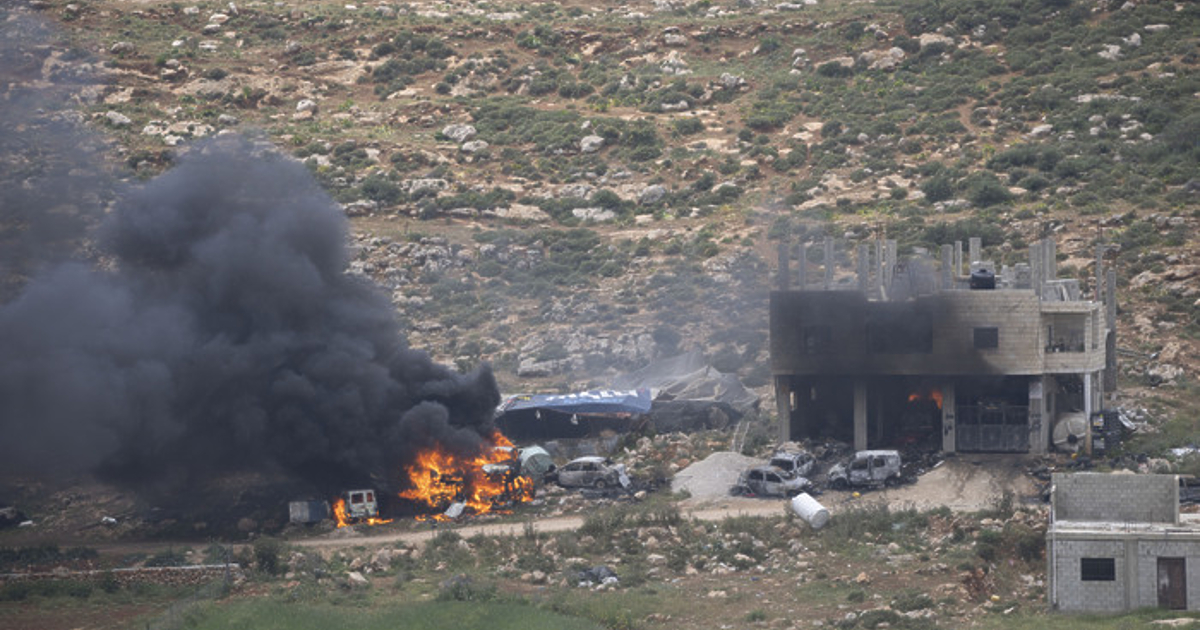 Четирима чужденци бяха ранени в атака, за която се предполага,