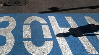 Зоните за платено паркиране в София Варна и Бургас няма