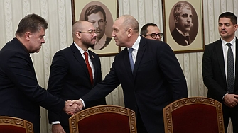 Избори в първата седмица на април непосредствено преди Великден Това