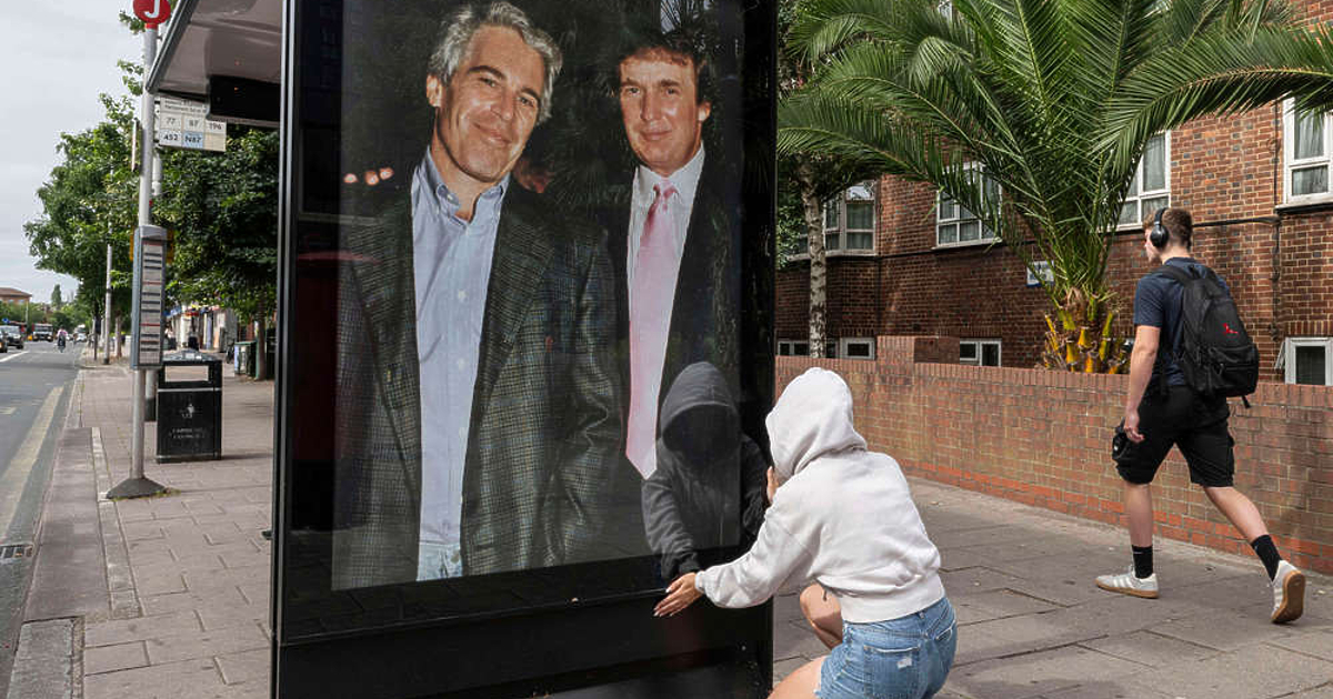 САЩ започнаха да публикуват хиляди страници от разследванията срещу Джефри