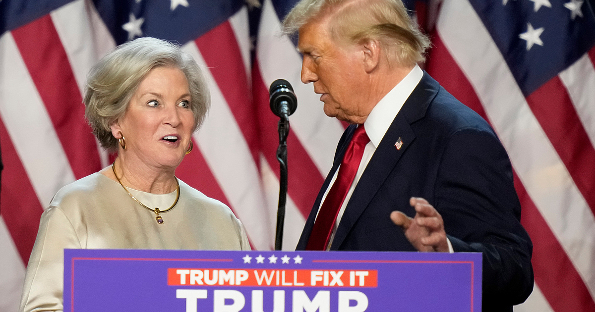 Президентът на САЩ Доналд Тръмп има личността на алкохолик, вицепрезидентът