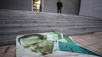 Временният сирийски президент Ахмед аш Шараа и управителят на централната