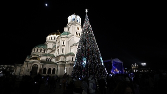 Политиците отправиха обичайните си пожелание за големия празник за сила