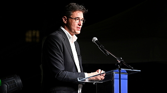 Унгарският парламент днес гласува закон който може да принуди финансово