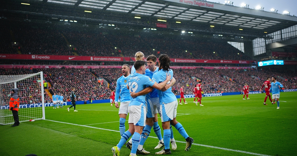 Футболните агенти са спечелили общо 1,37 милиарда долара (приблизително 1,2