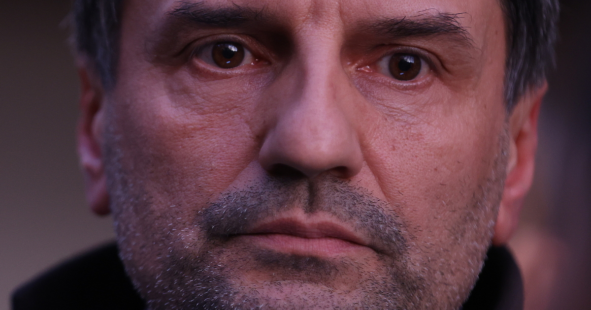 На забележителен брифинг, обявен за 17 ч пред сградата на