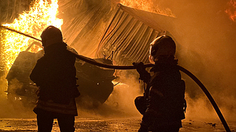 Руски удари през нощта нанесоха щети на над десет граждански