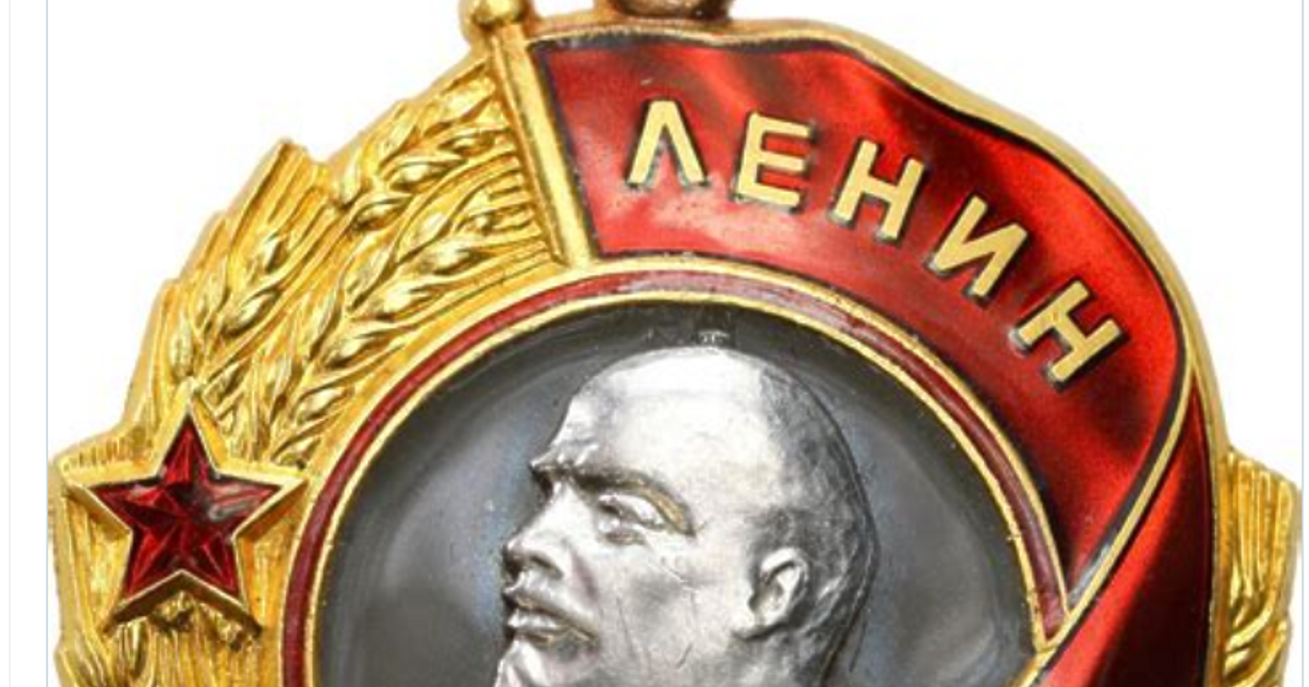 Полският външен министър Радослав Шикорски символично връчи“ на унгарския премиер