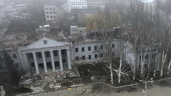 Разрушеният източноукраински град Покровск където тази Коледа украински и руски