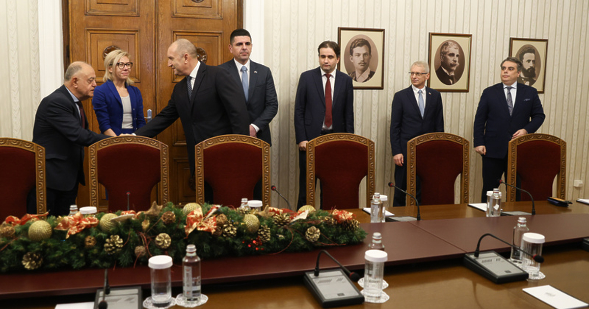 Президентът Румен Радев не отговори директно - с да или