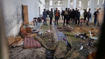 Най малко 8 души загинаха а близо 20 бяха ранени