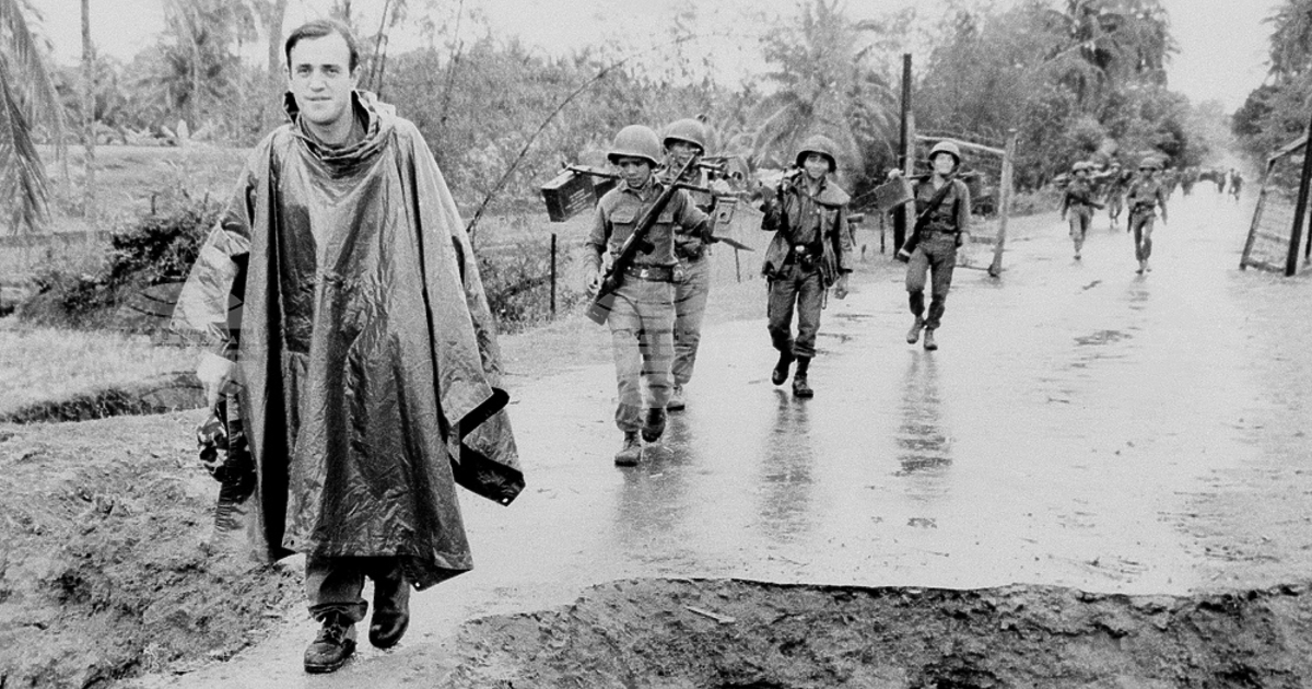 Питър Арнет, репортерът и носител на наградата Пулицър“, чиито разкази