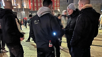 След три часа и половина около 21 30 ч тази