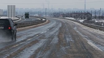 Пътни експерти апелират шофьорите да бъдат изключително внимателни след вчерашните обилни