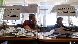 Президентът Радев изненада като избра да връчи третия мандат за