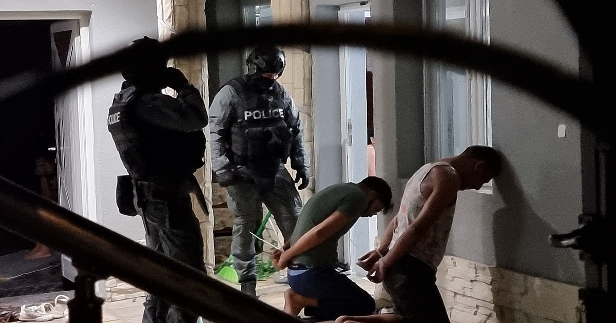 Двама от четиримата души, за които се смята, че са