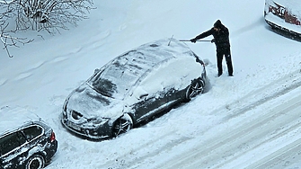 Снежна стихия силен вятър и екстремно ниски температури обхванаха Северна