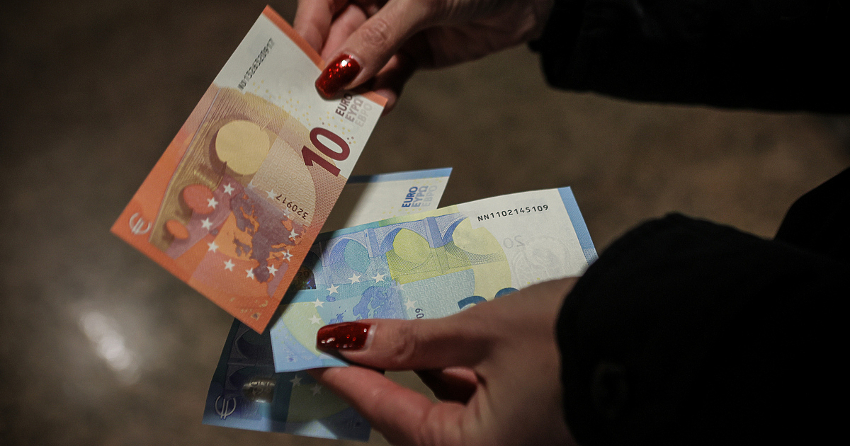 Две седмици след въвеждането на еврото в България и вече