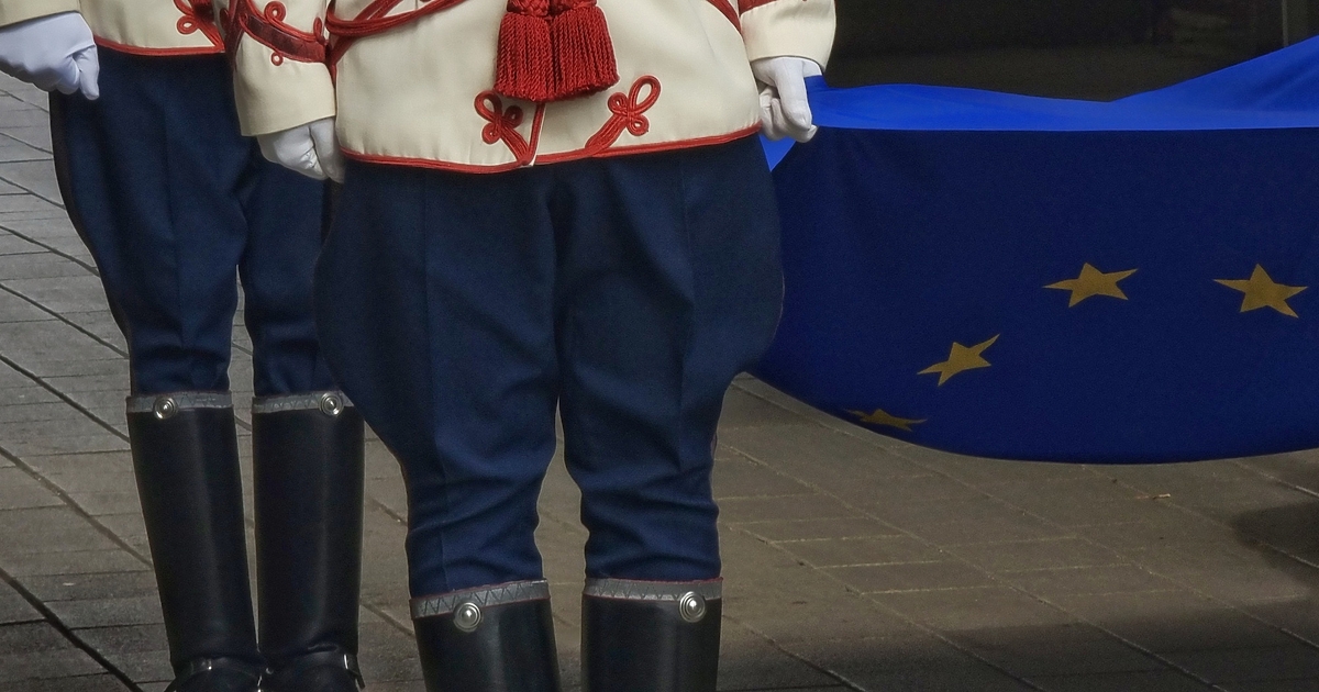 Думите на 2025 г. - империя и автокрация - са