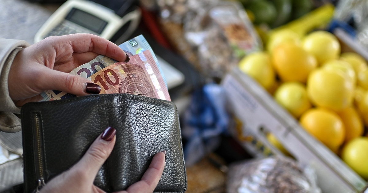 Евробанкноти вече могат да бъдат теглени от банкомати на редица